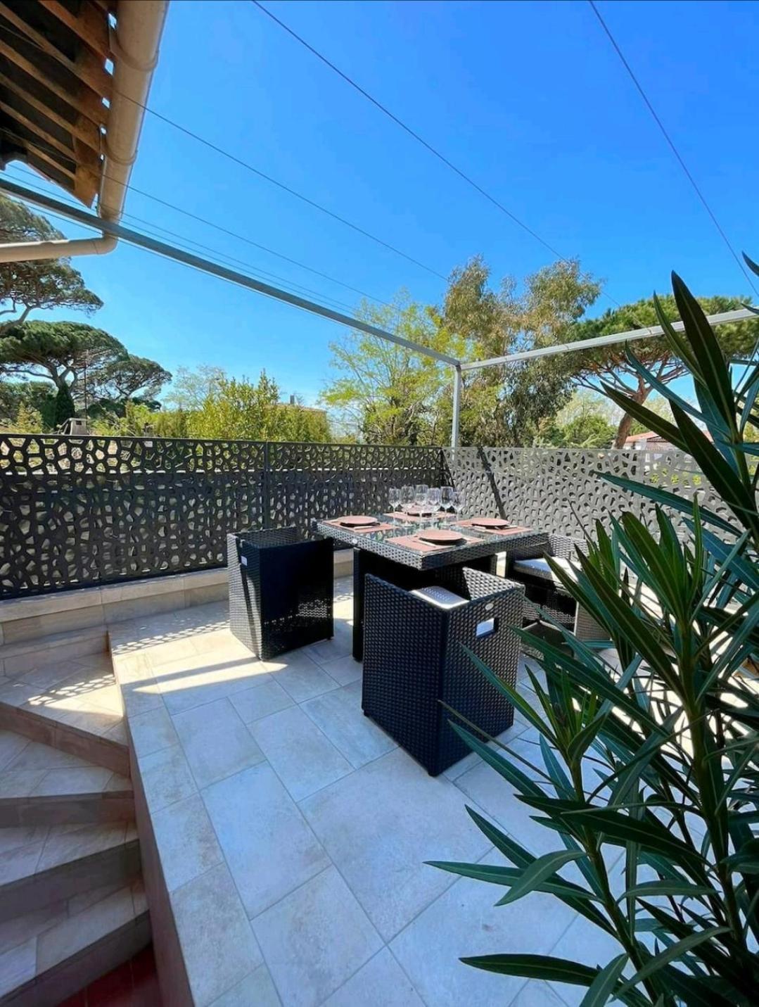 Studio Climatise, Terrasse, Parking Prive, 50M De La Plage Сен Тропе Екстериор снимка