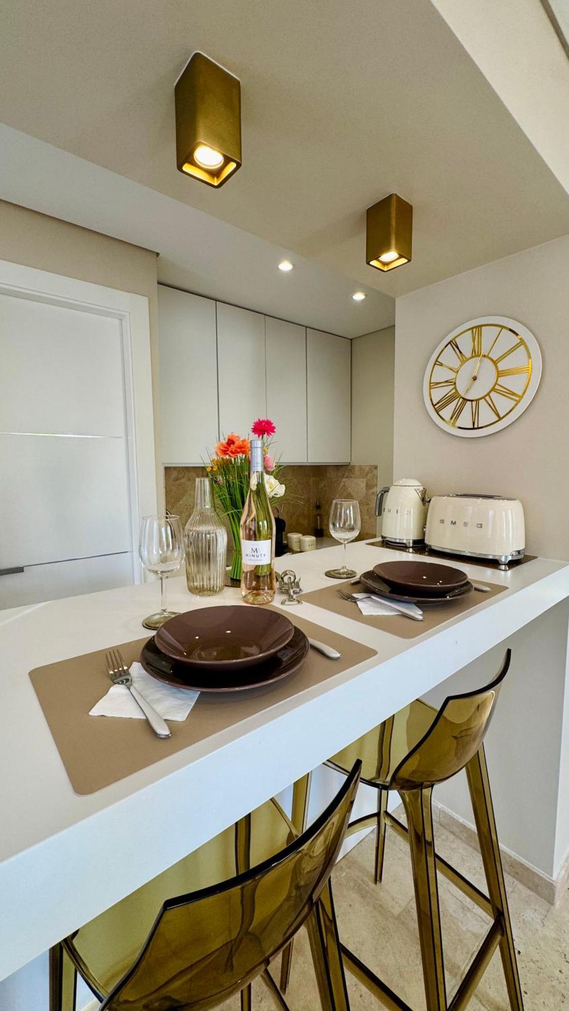 Studio Climatise, Terrasse, Parking Prive, 50M De La Plage Сен Тропе Екстериор снимка