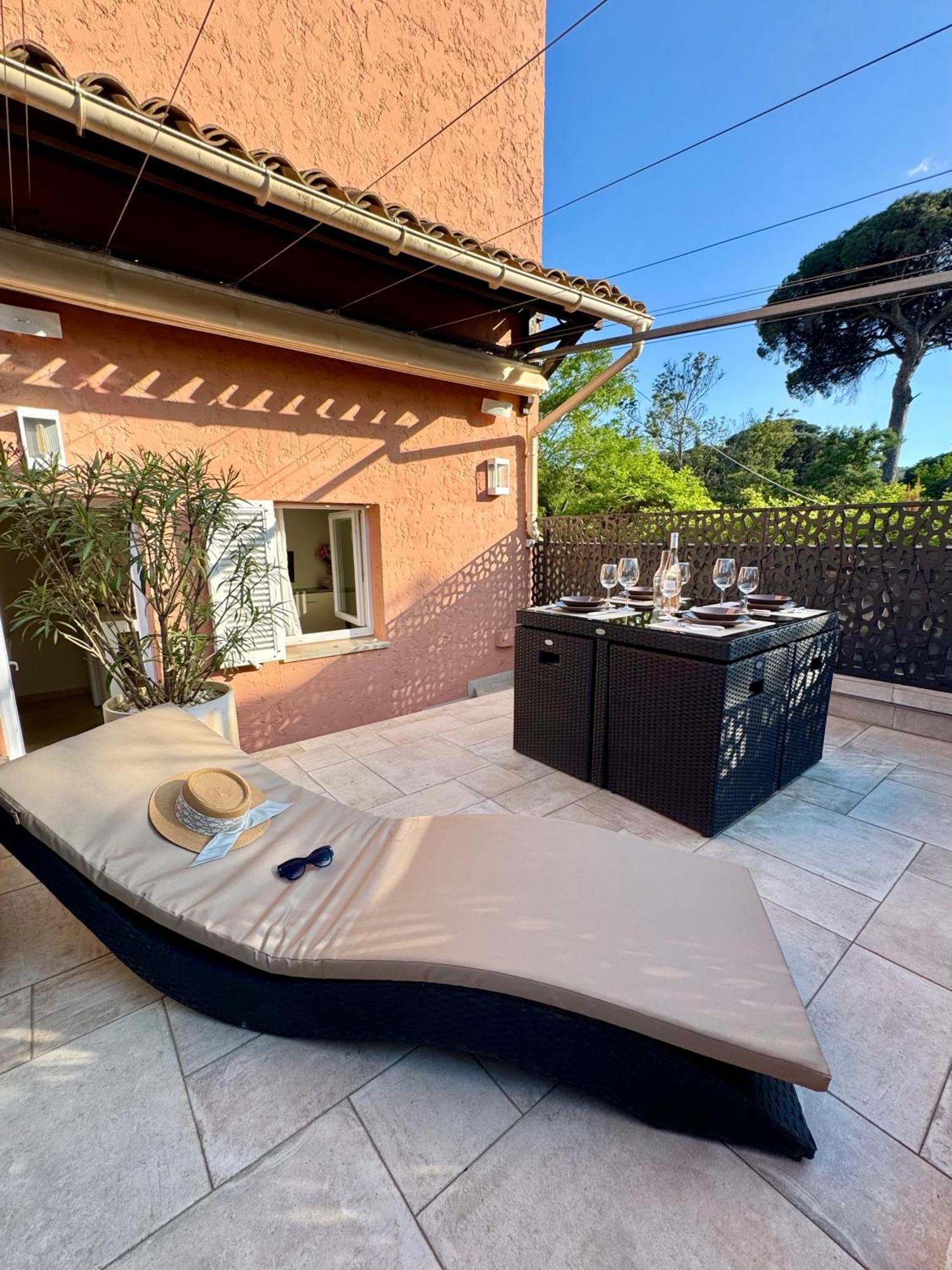 Studio Climatise, Terrasse, Parking Prive, 50M De La Plage Сен Тропе Екстериор снимка
